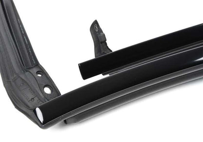 Junta delantera de techo rígido OEM 54377415362 para BMW F33 y F83 (todos los modelos compatibles). Acabado en negro brillante. Original BMW.