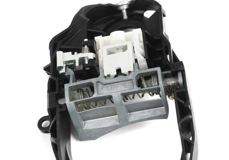 OUT OUT OUTPORT MANILLA SUPPLY 51219881773 FOR BMW G22, G23, G82, G83, F90, G30, G31, G38, G32, F91, F92, F93, G14, G15, G16, G01, G08, F97, G02, F98, G05, G18, G18, F95, F95, G06, G06 F96, G07. Original BMW.