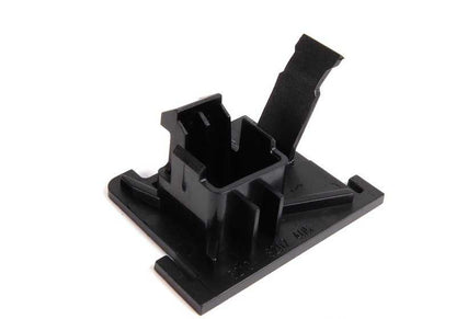 Soporte de asiento izquierdo OEM 52108207405 para BMW E39, E38. Original BMW.