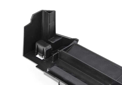 Cubierta inferior del motor OEM 17118689536 para BMW X3 {F97, F97N} y BMW X4 {F98, F98N}. Original BMW.