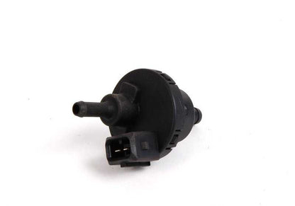 Válvula ventilación del depósito OEM 13901726705 para BMW E30, E36, E34, E32, Z1, Z3. Original BMW.