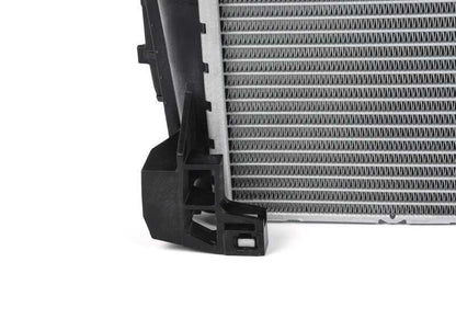 Radiador delantero OEM 17117617635 para MINI F55 Cooper S, BMW Serie 2 F45 220i, F46 220i... y más. Original BMW y MINI.