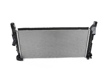 Radiador delantero OEM 17117617635 para MINI F55 Cooper S, BMW Serie 2 F45 220i, F46 220i... y más. Original BMW y MINI.