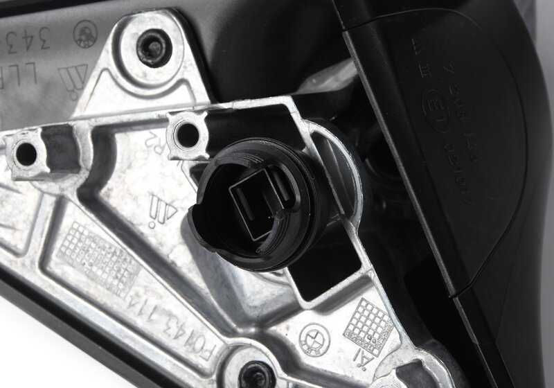 Espejo retrovisor exterior derecho calefactado con memoria OEM 51167282632 para BMW E92, E93. Original BMW.