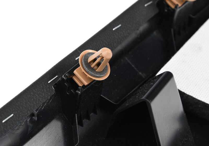 Evelolecedora Cover pilar c OEM in basso a sinistra 51477369221 per BMW F16, F86. Black Colore BMW originale BMW.