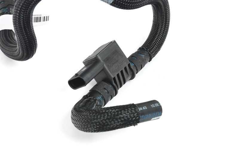 Tubería de suministro de combustible OEM 13538594893 para BMW F20, F21, F22, F30, F31, F32, F33, F34, F36. Original BMW.