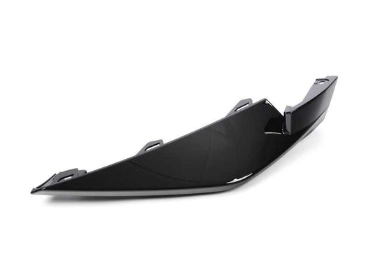 Embellecedor lateral izquierdo pintado OEM 51118084177 para BMW G80. Compatible con modelos M3 y M3 Competition, incluyendo versiones xDrive. Original BMW.