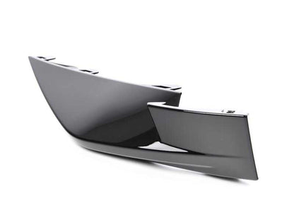 Embellecedor lateral izquierdo pintado OEM 51118084177 para BMW G80. Compatible con modelos M3 y M3 Competition, incluyendo versiones xDrive. Original BMW.
