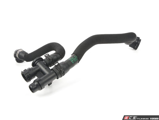 Tubería de retorno refrigerante OEM 17127535569 para BMW X3 G01, X4 G02. Original BMW.
