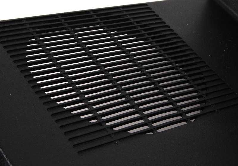 Panel lateral delantero izquierdo OEM 51438135511 para BMW E36. Original BMW.