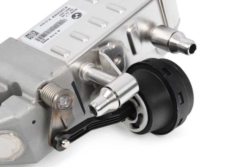 Enfriador de gases de escape OEM 11718513693 para BMW F10, F02, F15. Original BMW.