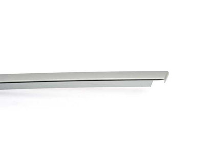 Embellecedor marco ventana puerta delantera izquierda OEM 51317335623 para BMW F26 X4. Original BMW.