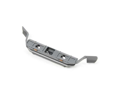 Clip pour la moulure inférieure du pare-brise OEM 51317437711 pour BMW F40, F52, F44, G42, U06, G20, G21, G28, G80, G22, G23, G26, G82, G83, F39, G05, G18, F95, G06, G06 , G06, F96, G07. BMW d'origine.
