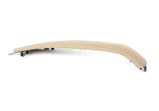 Tapa interior tirador puerta derecha color beige OEM 51417491852 para BMW Serie 5 G30 y G31. Compatible con modelos 518d, 520d. Original BMW.