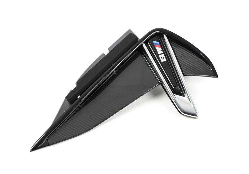 Embellecedor de entrada de aire lateral en carbono OEM 51138074873 para BMW F91, F92, F93 M8 Competition. Original BMW.