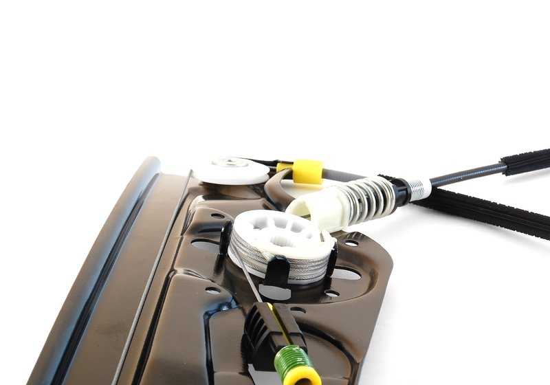Elevalunas eléctrico delantero izquierdo OEM 51337202479 para BMW E65, E66. Compatible con modelos 730d, 730i, 735i de diversas motorizaciones y años. Recambio original BMW.