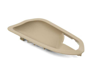 Embellédor intérieur Hand Hand OEM 51417278455 pour BMW F20, F21, F22, F23, F87. Couleur d'huîtres. BMW d'origine.