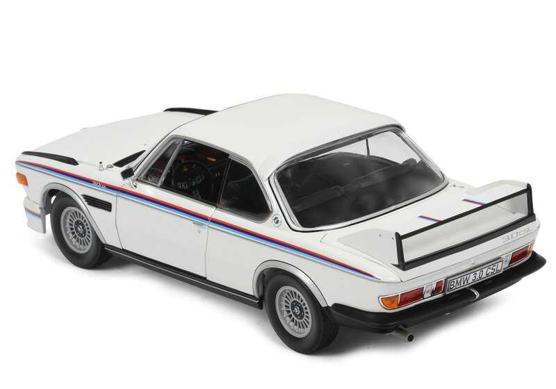 Coche en miniatura BMW 3.0 CSL a escala 1:18 con pintura Motorsport y piezas móviles. OEM 80435A5D020. Para aficionados de BMW. Original BMW.