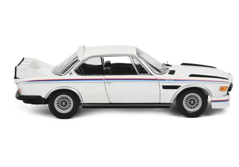 Coche en miniatura BMW 3.0 CSL a escala 1:18 con pintura Motorsport y piezas móviles. OEM 80435A5D020. Para aficionados de BMW. Original BMW.