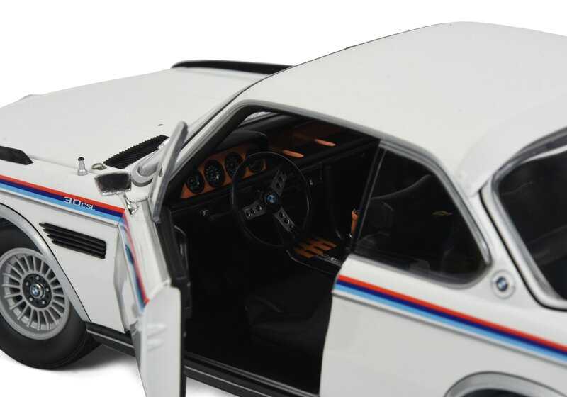 Coche en miniatura BMW 3.0 CSL a escala 1:18 con pintura Motorsport y piezas móviles. OEM 80435A5D020. Para aficionados de BMW. Original BMW.