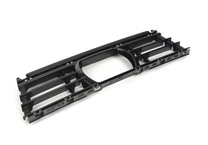 Rejilla central de entrada de aire OEM 51117415562 para BMW G32 (630i, 620d, 630d) con y sin xDrive. Compatible con modelos fabricados entre 2017 y 2020. Original BMW.