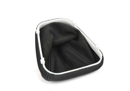 Cuir Bellows OEM 25115A64993 pour BMW E46, E60, E61, E63, E64, E70, E83, E85, E86, E87, E90, E91, E92, E93, X3, X5, Z4. Remplacement BMW d'origine. Idéal pour remplacer les soufflets du levier d'engrenage en cuir noir.