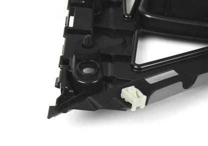 Soporte lateral trasero derecho OEM 51129451030 para BMW G01, G02. Original BMW.