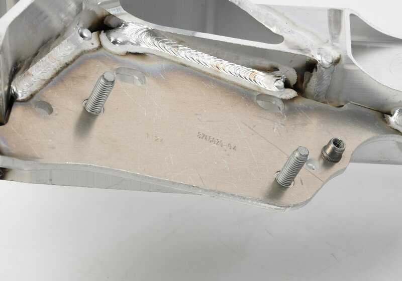 Soporte delantero del eje OEM 31118095644 para BMW G80, G80N, G81, G81N, G82, G82N, G83, G83N. Original BMW.
