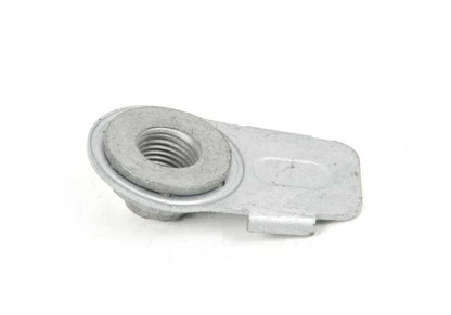 Tuerca de fijación OEM 07146885653 para BMW I20, X5 (F95, F95N, G05, G05N, G18, G18N), X6 (F96, F96N, G06, G06N), X7 (G07, G07N), XM (G09). Original BMW.