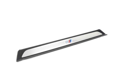 Embellecedor entrada de puerta diseño M OEM 51478051706 para BMW F13, F13N. Aporta un toque deportivo original BMW. Compatible con modelos de 6ª serie coupe. Pieza original BMW.