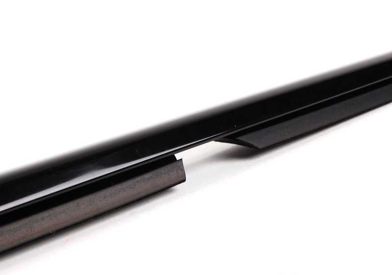Cubierta pozo exterior izquierda OEM 51342695291 para BMW Serie 3 E46 (1997-2005). Original BMW.
