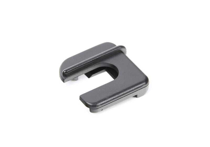 Tapa embellecedora derecha OEM 52208191980 para BMW E38 725tds, 728i. Compatible con versiones manual y automático. Pieza original BMW.