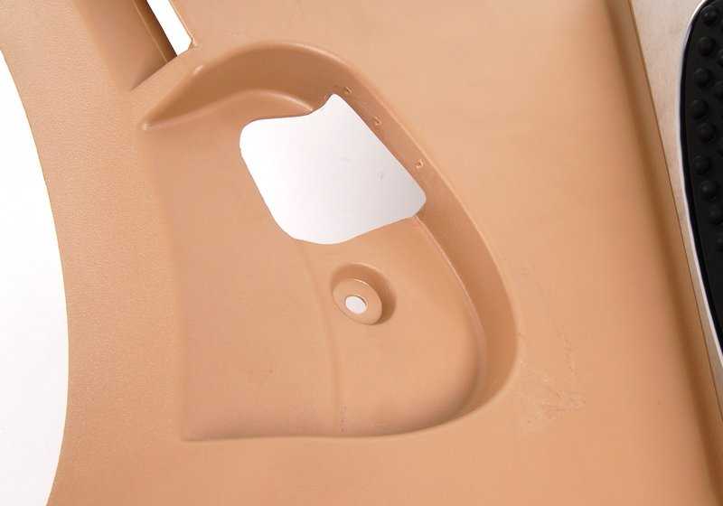 Revestimento lateral resa-pies m OEM frontal esquerdo 51437894624 para BMW 3 E46 Series. BMW original.