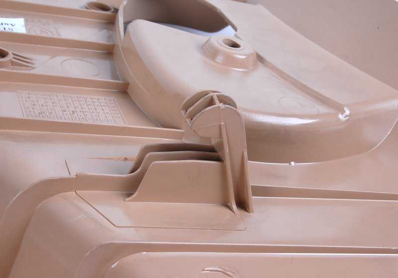 Revestimento lateral resa-pies m OEM frontal esquerdo 51437894624 para BMW 3 E46 Series. BMW original.