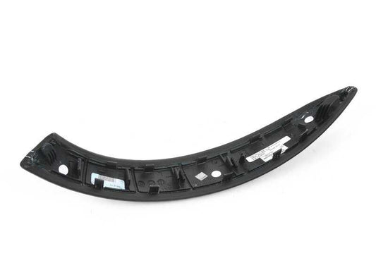 Embellecedor tirador puerta izquierda en cuero OEM 51418057635 para BMW F80, F82, F83. Original BMW.
