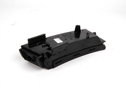 OEM 51457070323 Horaire de gauche pour BMW Z4 E85, E86. Remplacement BMW d'origine de couleur noire.