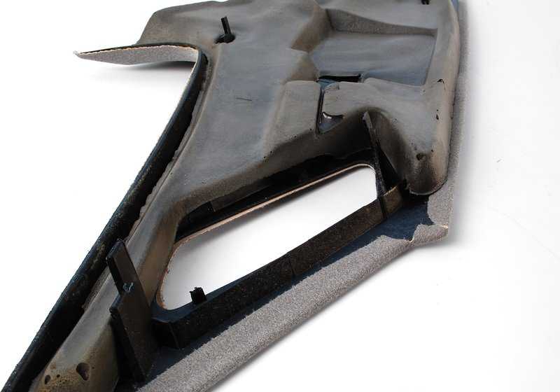 COUVERTURE INTÉRIEUR PILIL COLOR GRY DROIT OEM 51438126454 pour BMW E34. BMW d'origine.