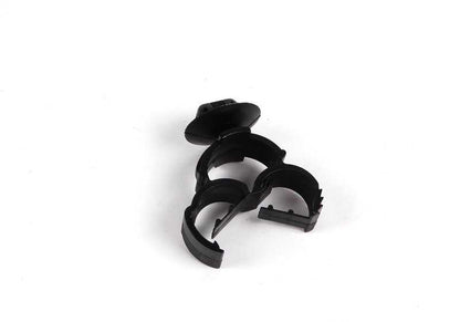 Soporte de cables OEM 61131379351 para BMW E87, E30, E36, E46, E90, E91, E92, E93, E34, E60, E61, E63, E64, E32, E38, E65, E66, E31, Z3, E85, E86, E89. Original BMW.