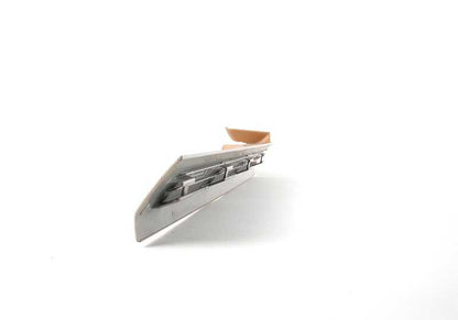 Moldura de entrada puerta trasera derecha OEM 51478174538 para BMW E38. Original BMW.