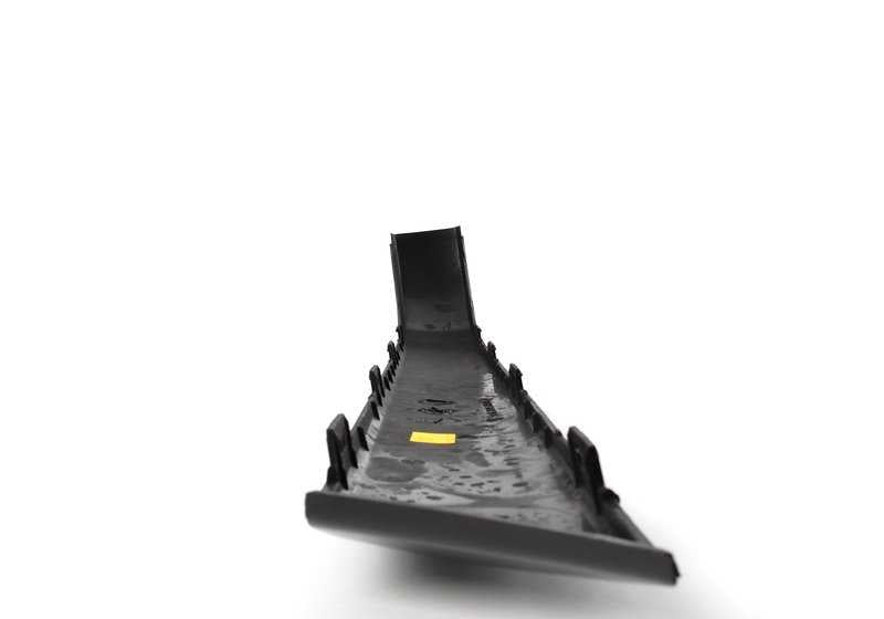 Moldura lateral trasera izquierda OEM 51121945927 para BMW E30. Original BMW.