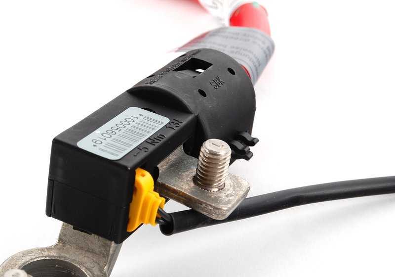 Kit de reparación para borne de batería de seguridad OEM 61128387512 para BMW E46. Original BMW.