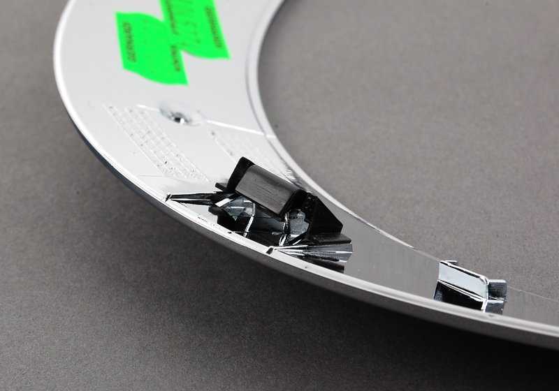 Embellecedor de faro derecho OEM 51137149906 para MINI R55, R56, R57, R58, R59. Original MINI.