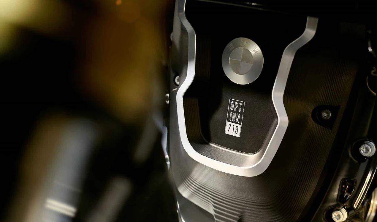 Cubrecinturón Opción 719 Shadow OEM 11129445254 para motos BMW R nineT, R nineT Pure, R nineT Scrambler, R nineT Urban G/S. Original BMW Motorrad.