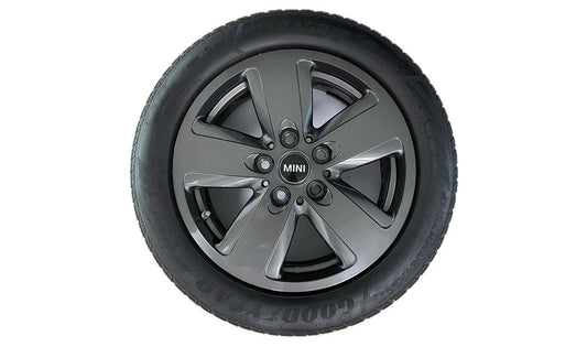 Juego de ruedas de invierno Revolite Spoke 517 OEM 10026606B para MINI F55, F56, F57. Original MINI.