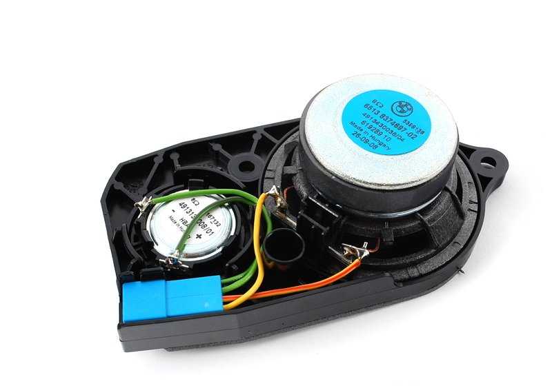 Mouton acétif / moyen HiFi OEM 65138374697 pour BMW E46 {316ci, 318ci} Modèles compatibles. BMW d'origine.