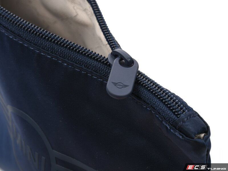 MINI Soft Wing Logo Indigo/Argent Pochette zippée OEM 80225B320D5 pour MINI. MINI d'origine.