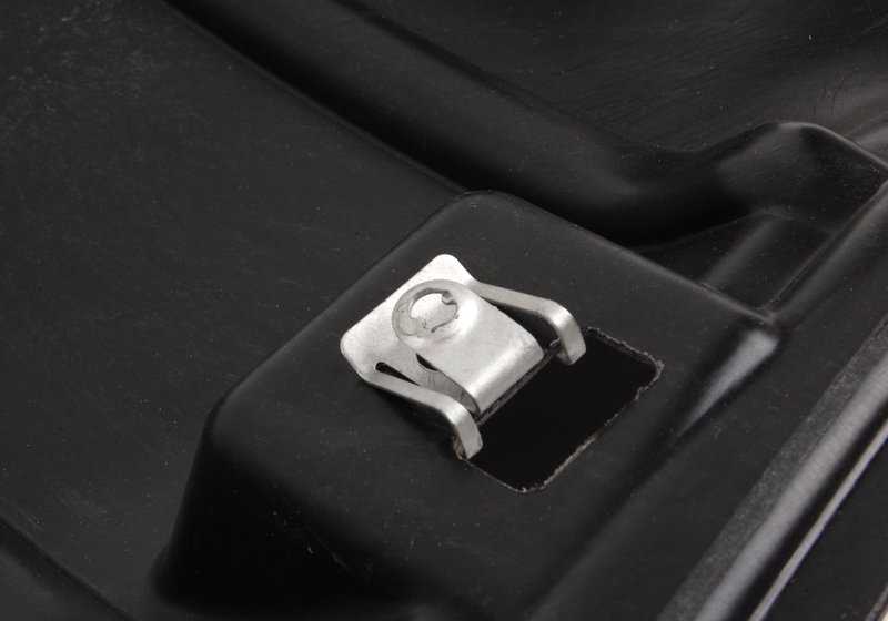 Proteção do compartimento do motor dianteiro para BMW E70 (OEM 51757163280). BMW originais.