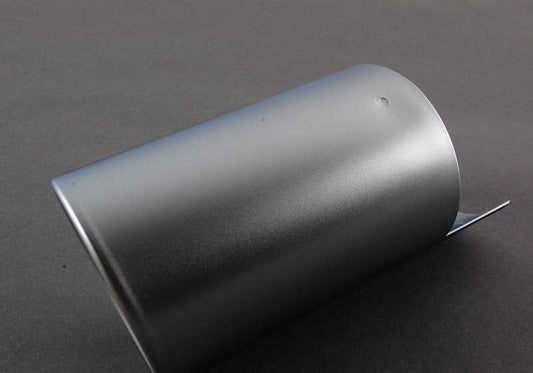 Embellecedor de escape acabado aluminio OEM 18307553642 para BMW E92, E92N, E93, E93N. Compatible con sistemas de escape traseros específicos. Original BMW.