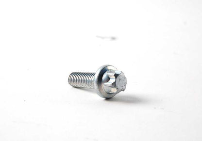 Torx external screw for BMW E82, E88, F20, F21, F22, F23, F87, E90, E91, E92, E93, F30, F31, F34, F35, F80, F32, F33, F36, F82, F83, E60n, E61n , F07, f10, f11, f18, f06, f12, f13, f01, f02, e84, e83n, f25, f26, e89 (OEM 11427542983). Original BMW.