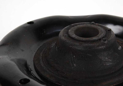 Federlager OEM 31331133659 für BMW 7 E32 (730i, 735i) Alle kompatiblen Modelle. Original BMW.